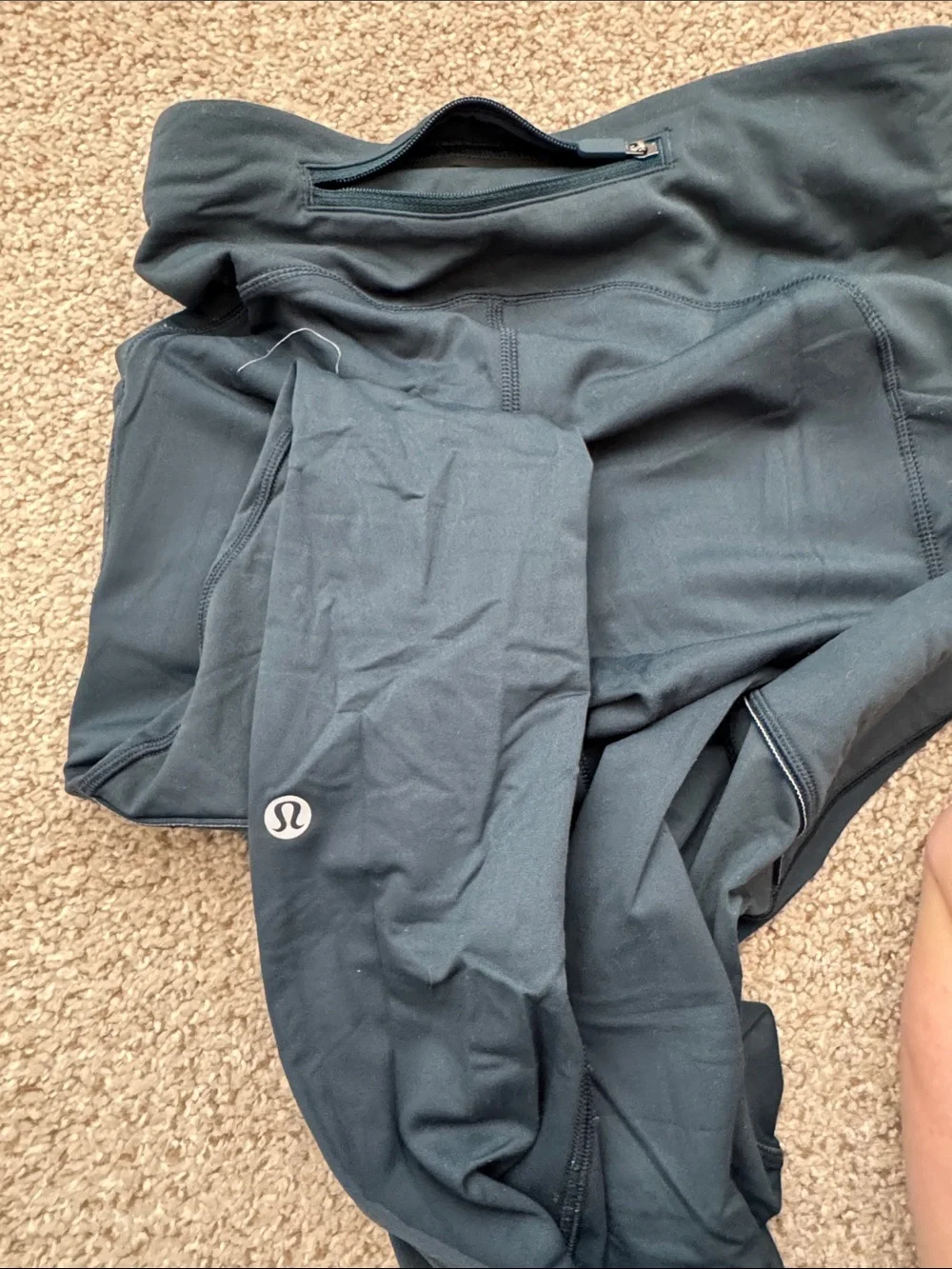 Lululemon Speed Up Tight Warp Tech Fleece 28” size 4.